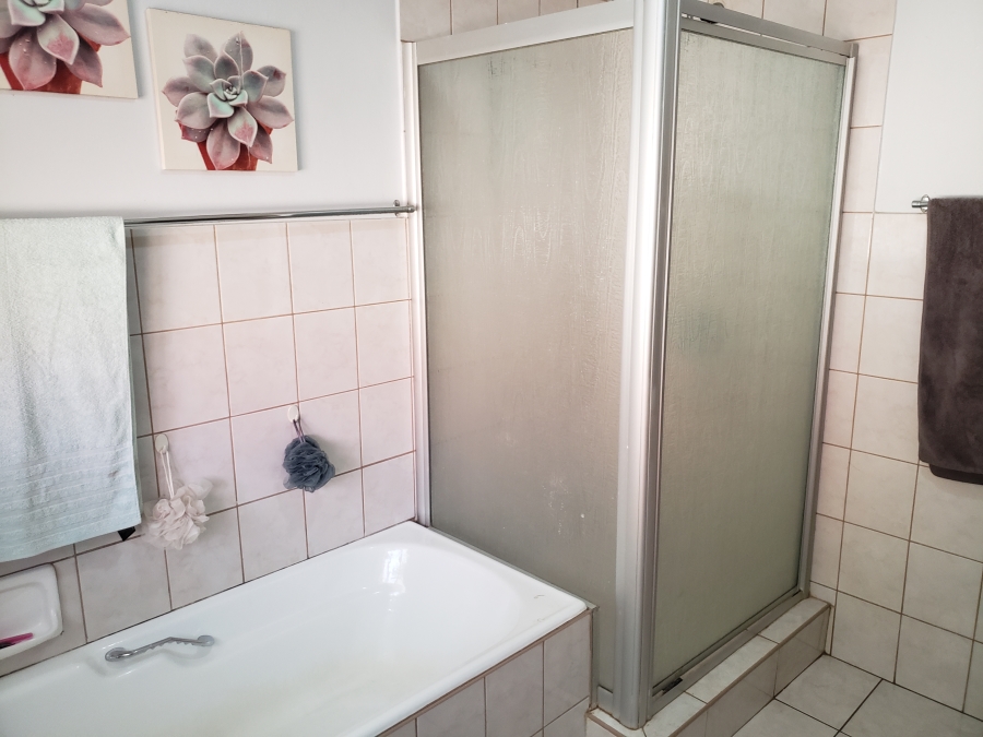 4 Bedroom Property for Sale in Geelhoutpark North West